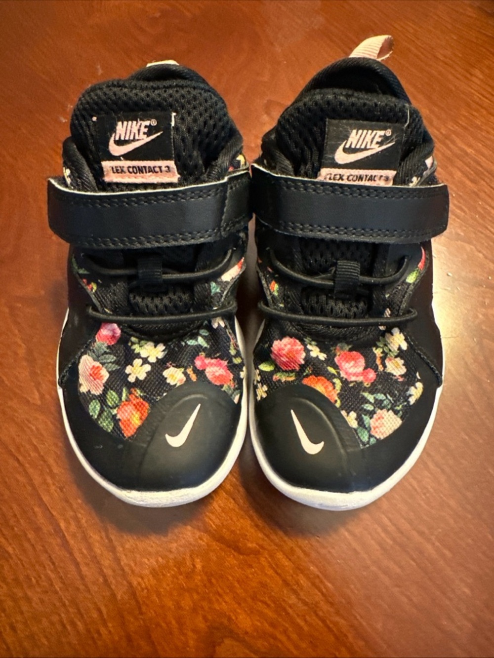 Nike Kids Black Floral Flex Contact 3 Sneakers Size 9C